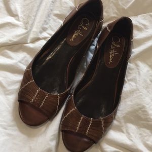 Colé Haan ladies leather shoe